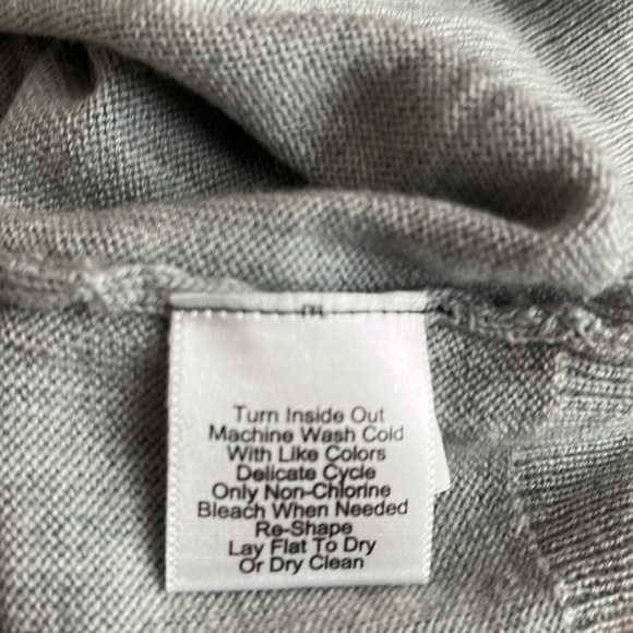 Jos A. Bank Men’s Light Gray Traveler Merino Wool Zip-Up Sweater - Picture 8 of 8